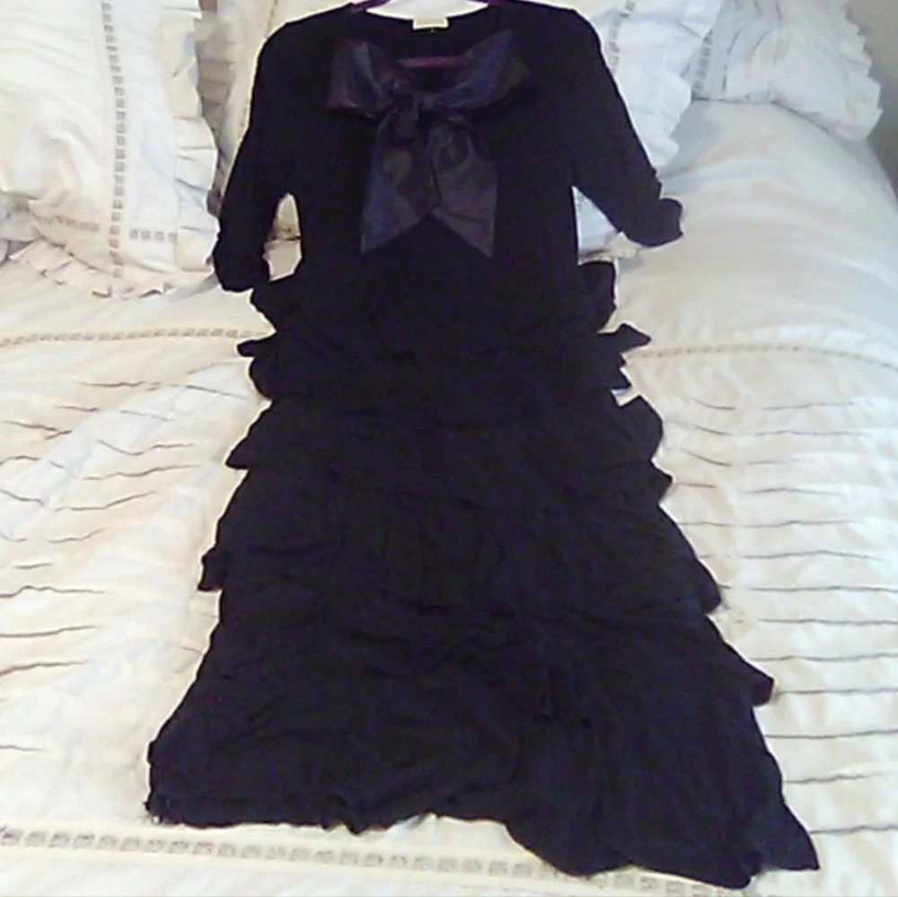 ISO.... Nuggles Ruffle dress - Picture 1 of 3